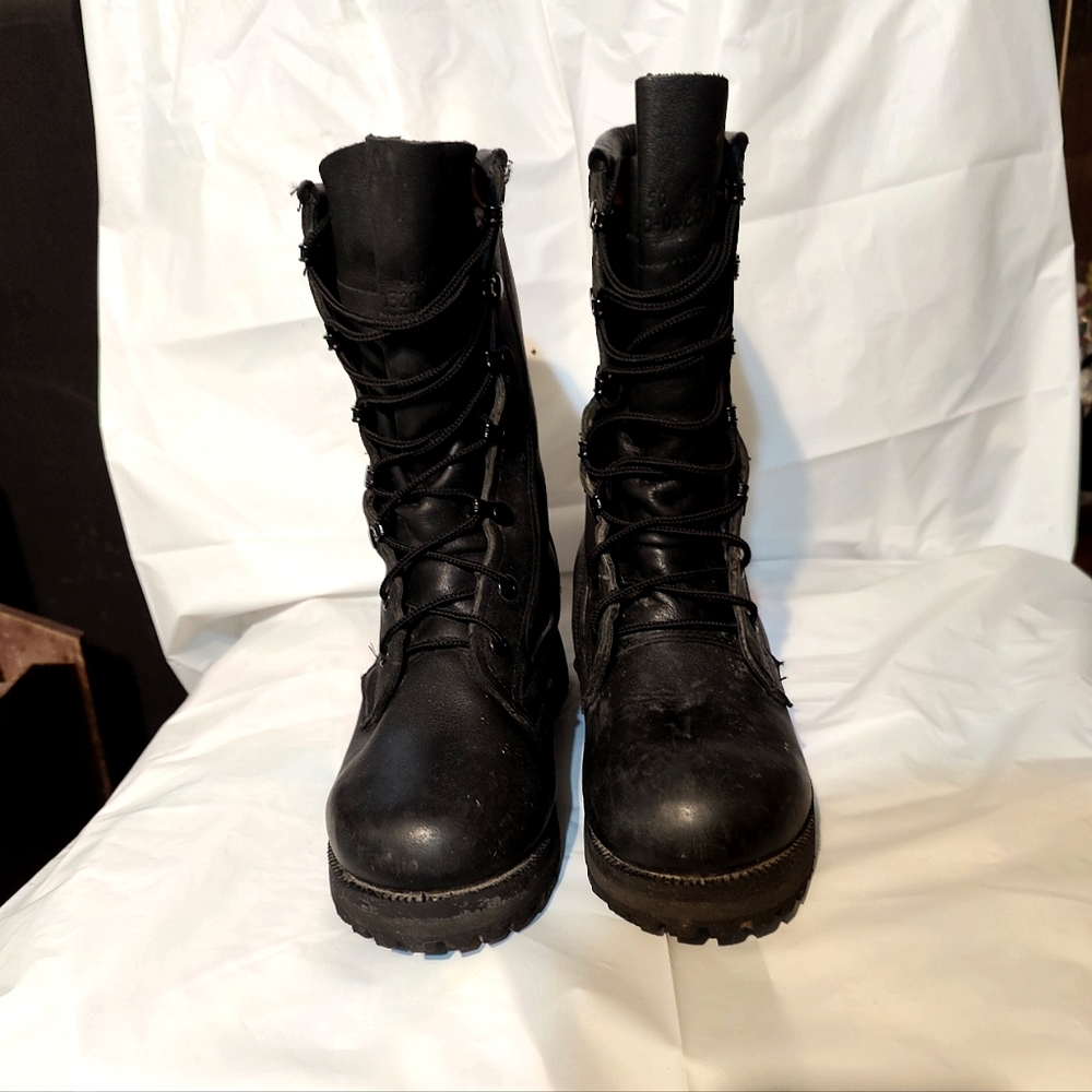 Women's Steel Toe Leather GORE-TEX boots by Bellevue